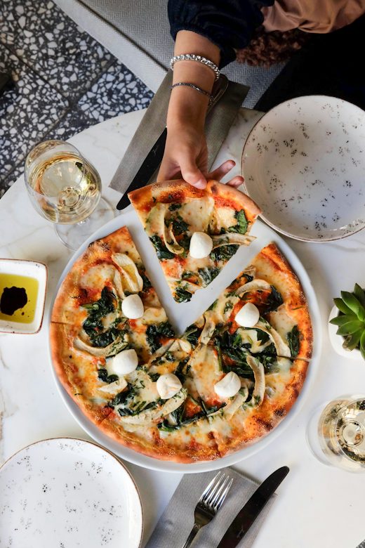 Pizza nóng hổi